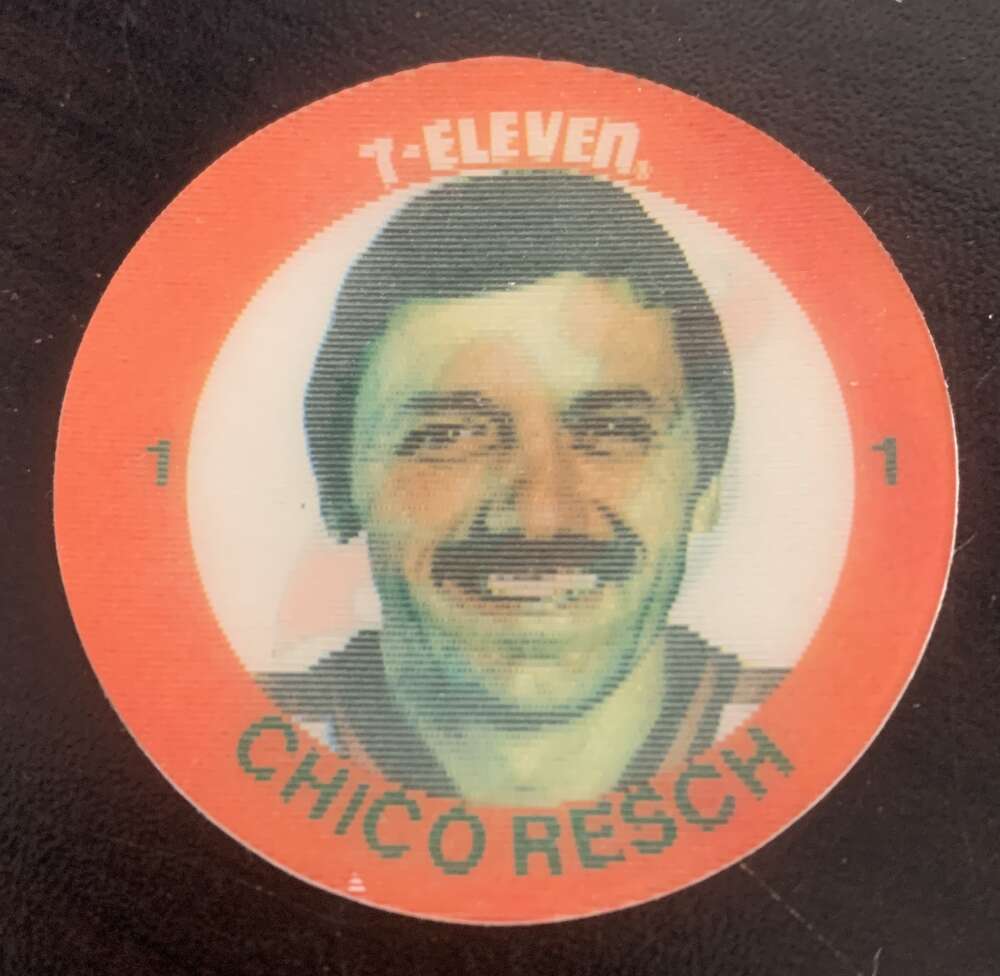 1984-85 7-Eleven Hockey Disc Chico Resch Devils V51537 Image 1
