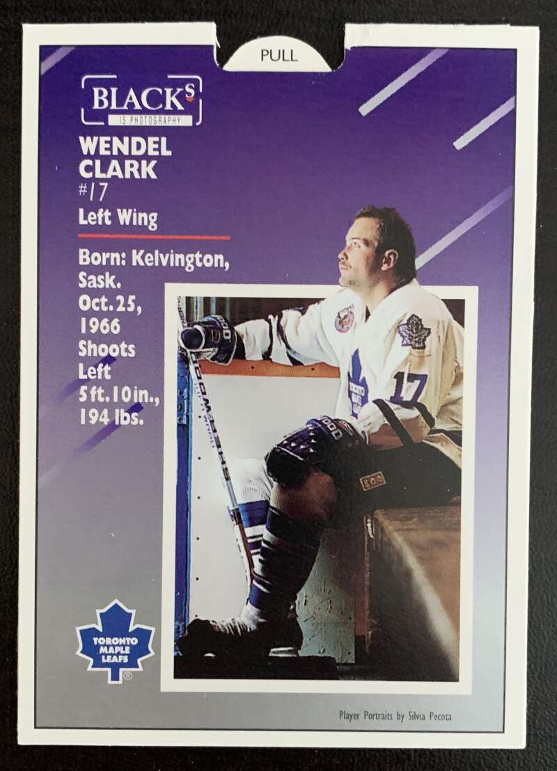 1993-94 Maple Leafs Score Black's #1 Wendel Clark  V55628 Image 2
