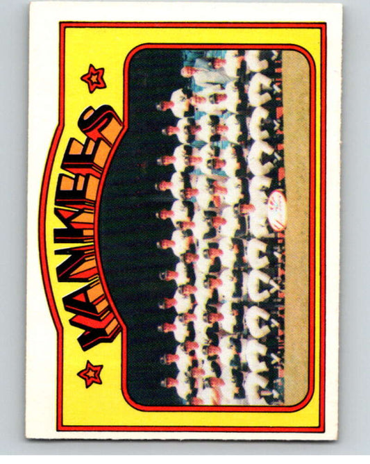 1972 O-Pee-Chee Baseball #237 Yankees Team  New York Yankees  V66334 Image 1