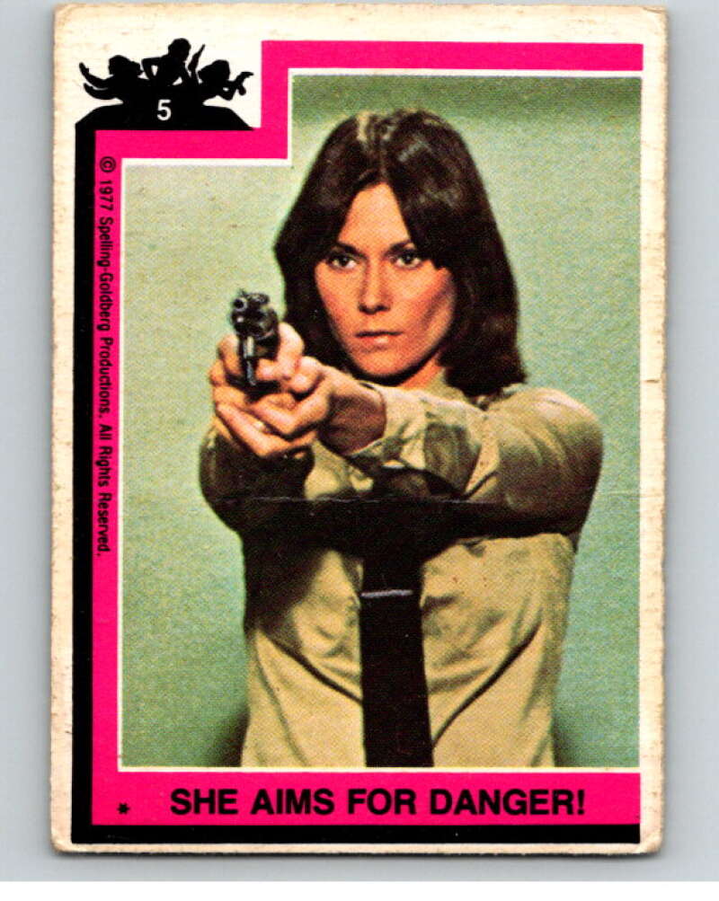 1977 Topps Charlie's Angels #5 She Aims for Danger V67083 Image 1