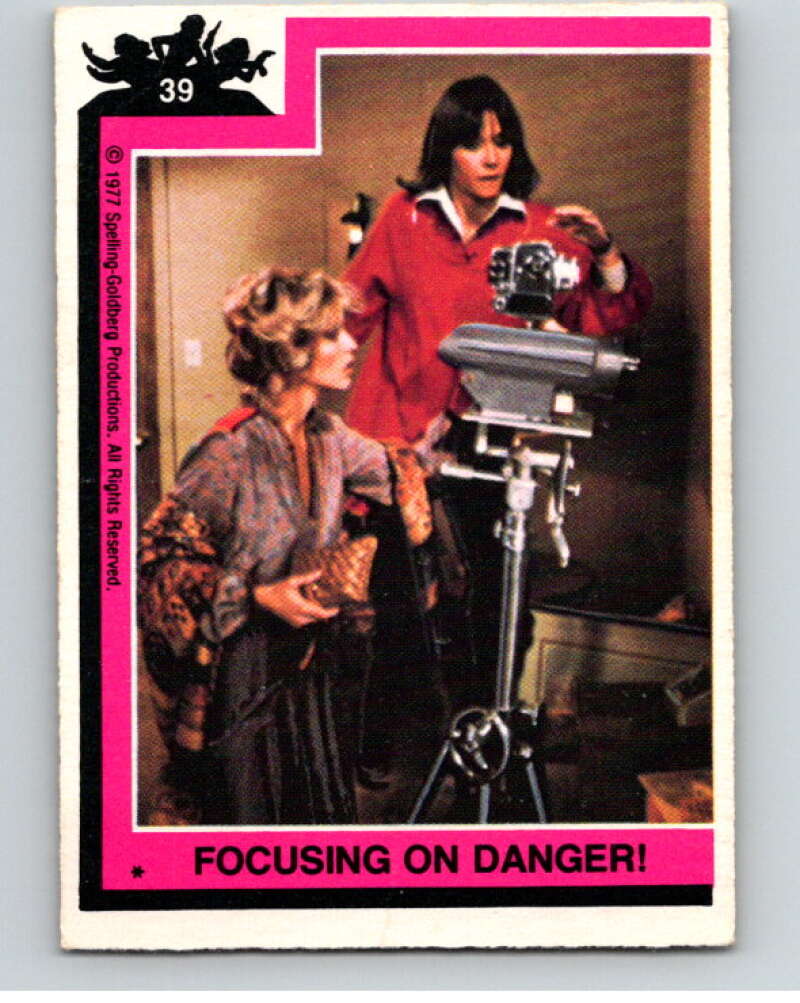 1977 Topps Charlie's Angels #39 Focusing on Danger! V67200 Image 1