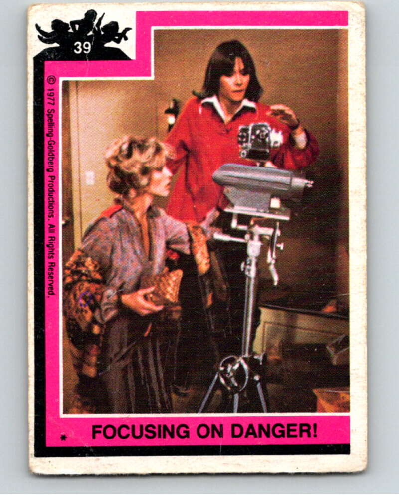 1977 Topps Charlie's Angels #39 Focusing on Danger! V67204 Image 1
