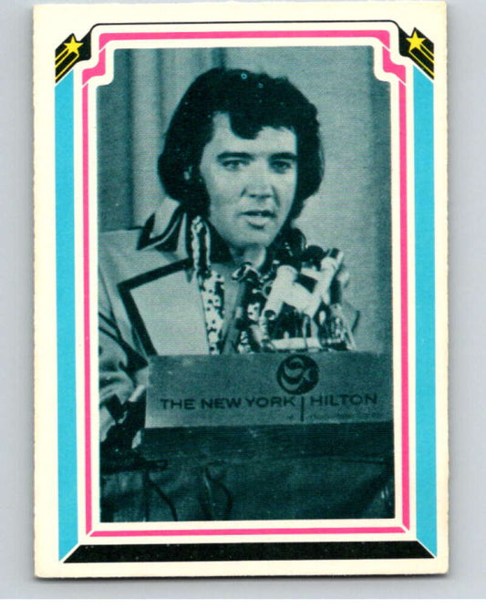 1978 Donruss Elvis Presley #3 Elvis introduced famous wiggle  V67761 Image 1