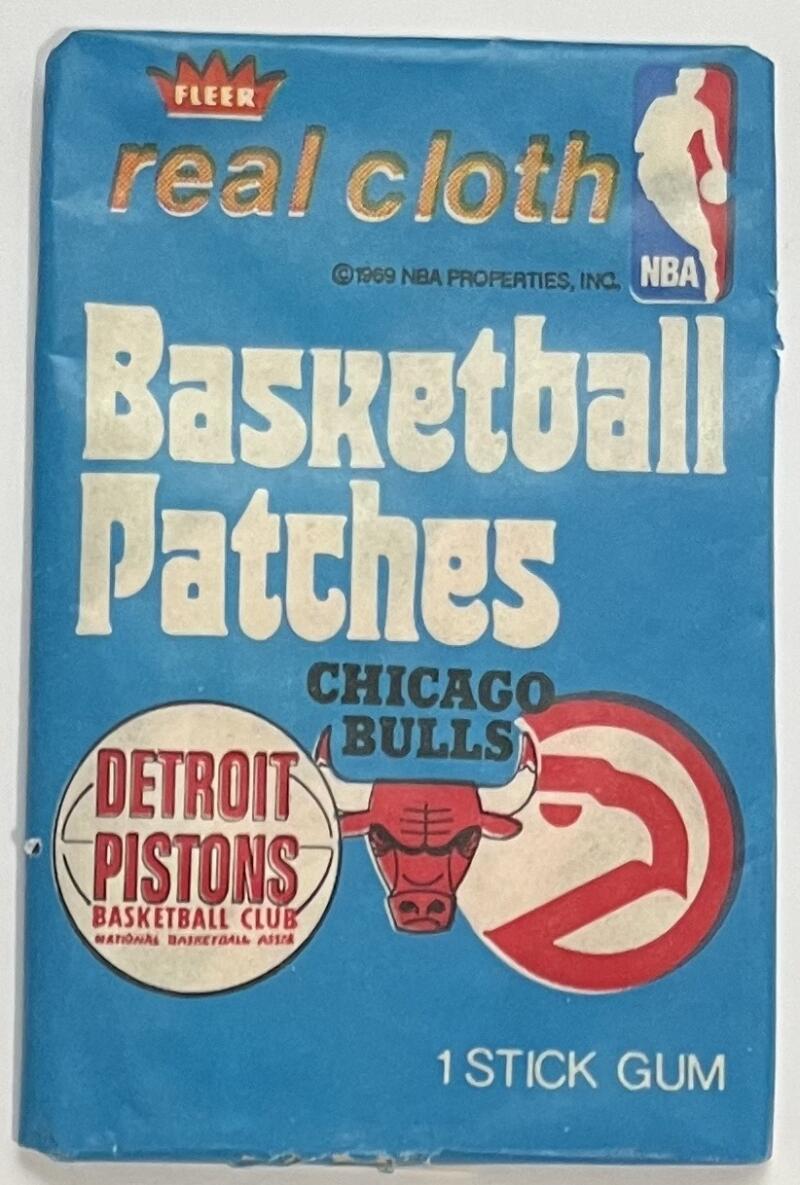 1974 Fleer Basketball Real Cloth Patches Sealed pack - With Gum Inside V68334  Image 1