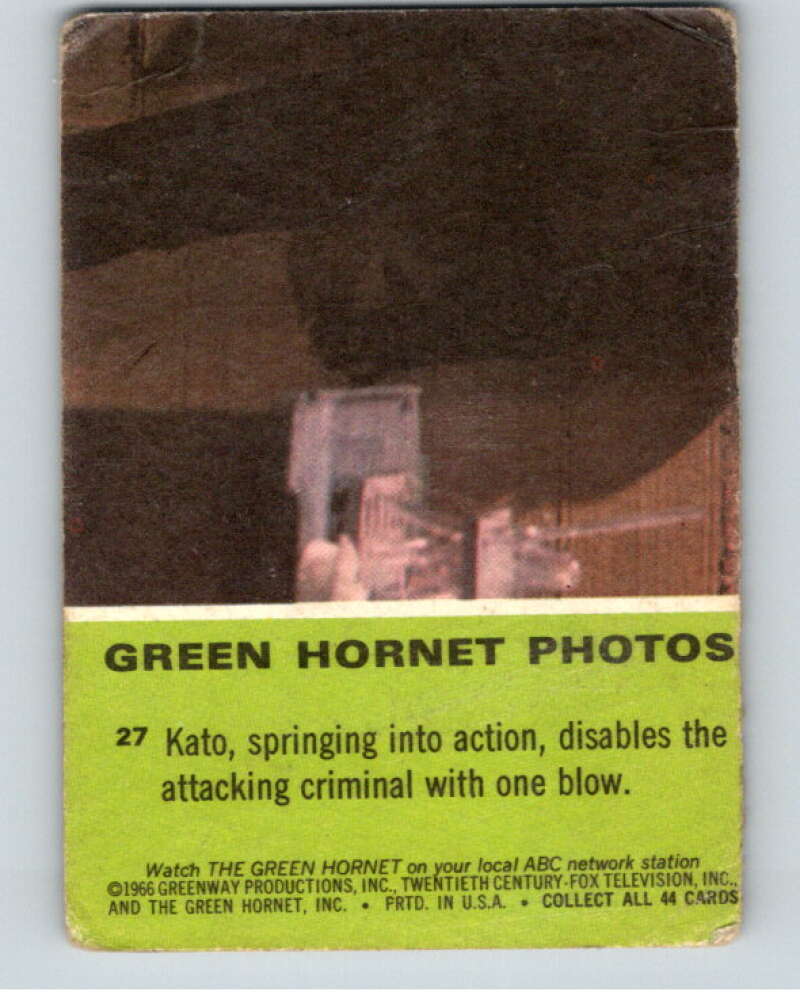 1966 Donruss The Green Hornet #27 Kato/springing into action.. V68641 Image 2