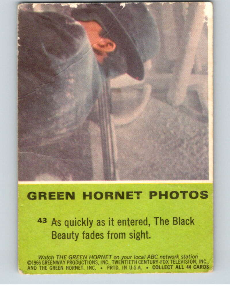 1966 Donruss The Green Hornet #43 As quickly as it entered.. V68643 Image 2