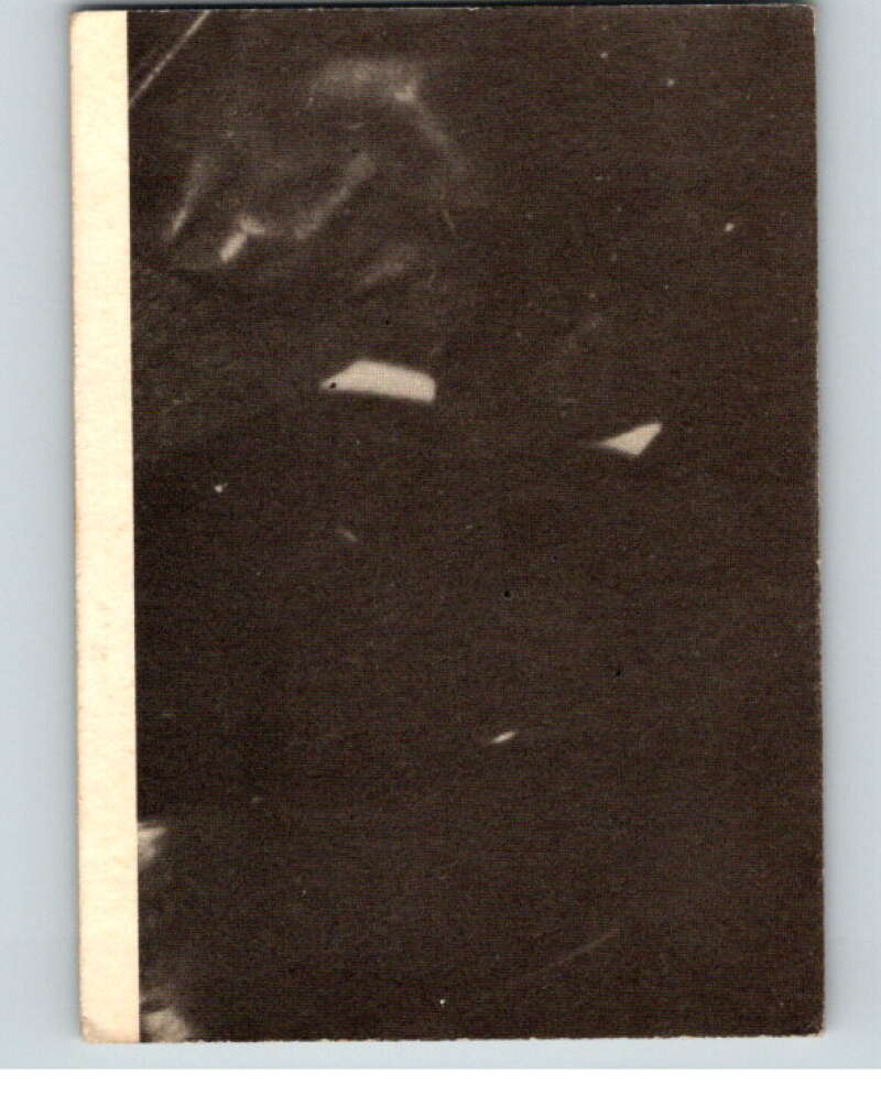 1965 Fleer Hogan's Heroes #32 Are you the U.S.O. hostess.. V69932 Image 2