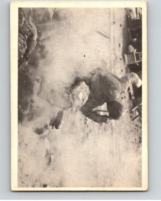 1963 Donruss Combat #28 Stop That Man   V74043 Image 1