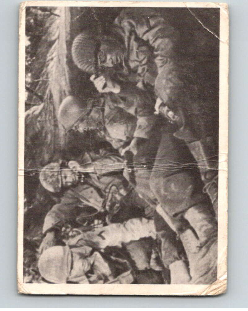 1964 Donruss Combat #110 Calling for Help V74113 Image 1