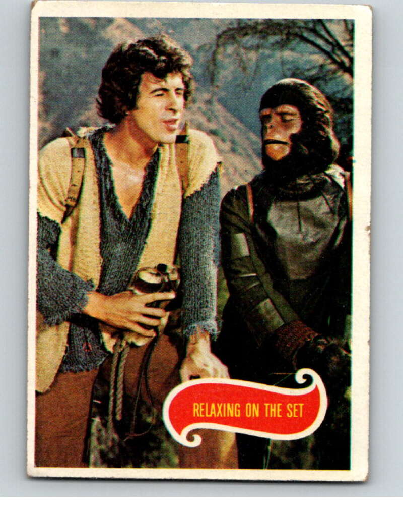 1967 Topps Planet of the Apes #63 Relaxing On Set V78703 Image 1