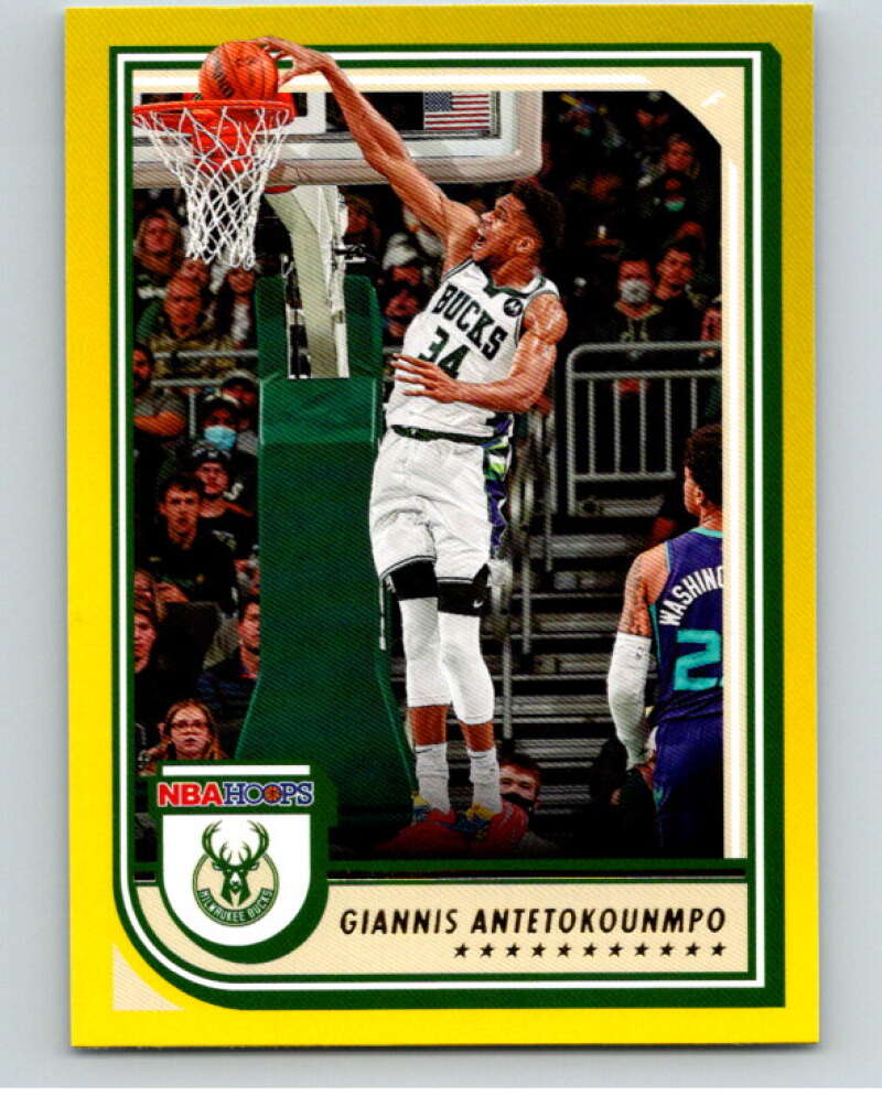 2022-23 Panini NBA Hoops Yellow #44 Giannis Antetokounmpo Bucks V85758 Image 1