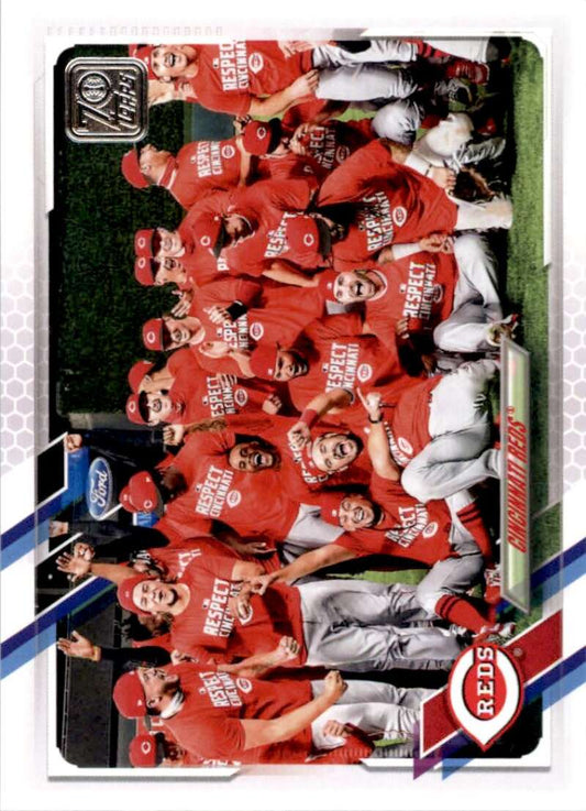 2021 Topps Baseball  #587 Cincinnati Reds   Image 1