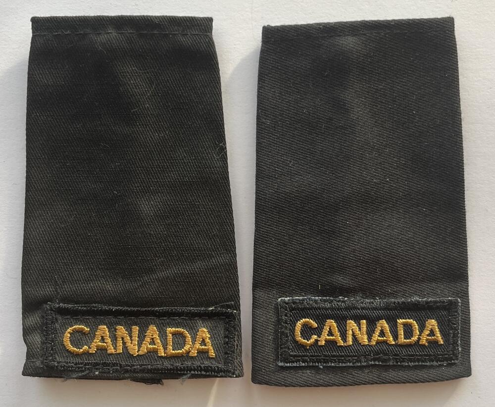 Canadian Military Army Forces Cloth Used Uniform/Jacket Epaulets  - CA208 Image 1