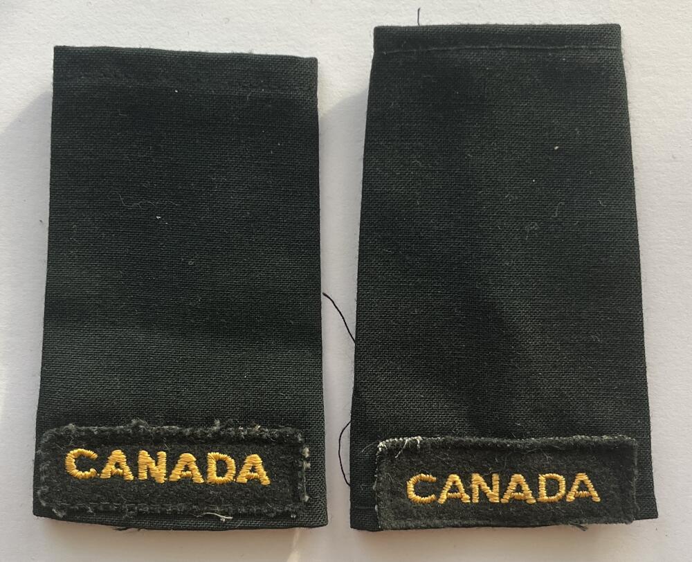 Canadian Military Army Forces Cloth Used Uniform/Jacket Epaulets  - CA211 Image 1