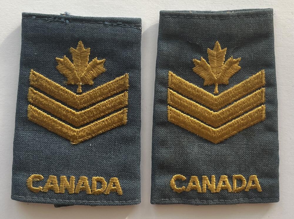 Canadian Military Army Forces Cloth Used Uniform/Jacket Epaulets  - CA213 Image 1