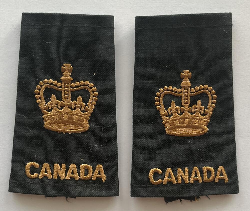 Canadian Military Army Forces Cloth Used Uniform/Jacket Epaulets  - CA215 Image 1