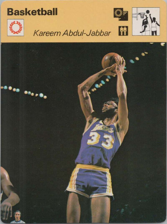 1977 Sportscaster #203 Kareem Abdul-Jabbar Basketball Photo Card   Image 1