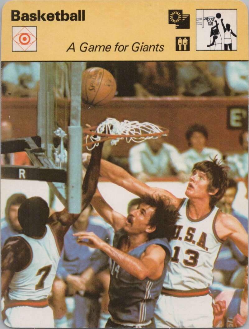 1977 Sportscaster #916 A Game for Giants Basketball Photo Card  Image 1