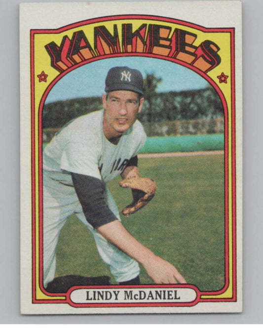 1972 Topps #513 Lindy McDaniel  New York Yankees  V101466 Image 1
