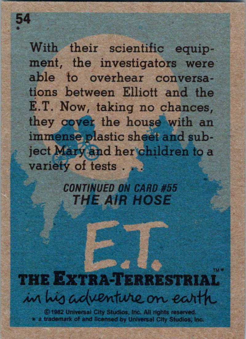 1982 Topps E.T. The Extraterrestrial #54 Sterilizing the House Image 2