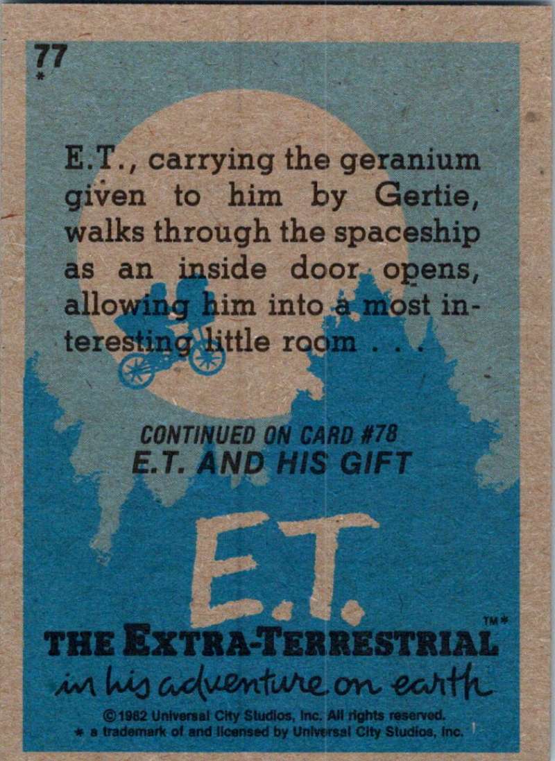 1982 Topps E.T. The Extraterrestrial #77 Entering the Ship Image 2
