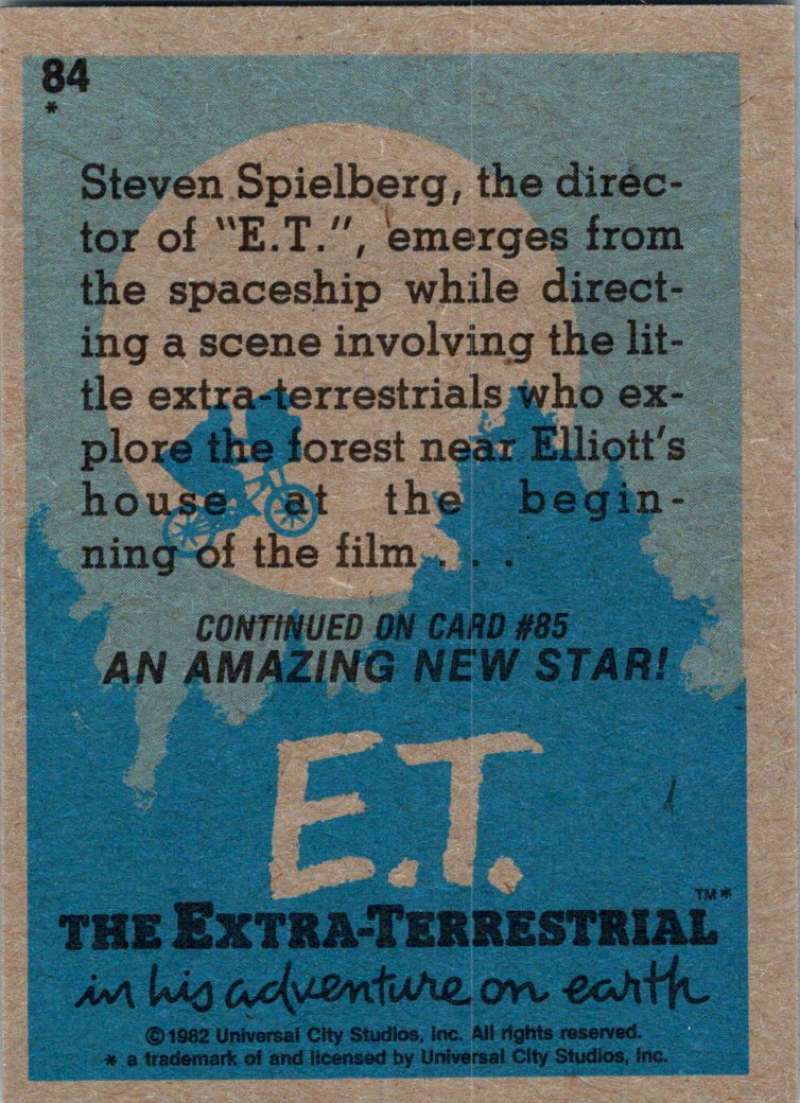 1982 Topps E.T. The Extraterrestrial #84 Filming the Aliens Image 2