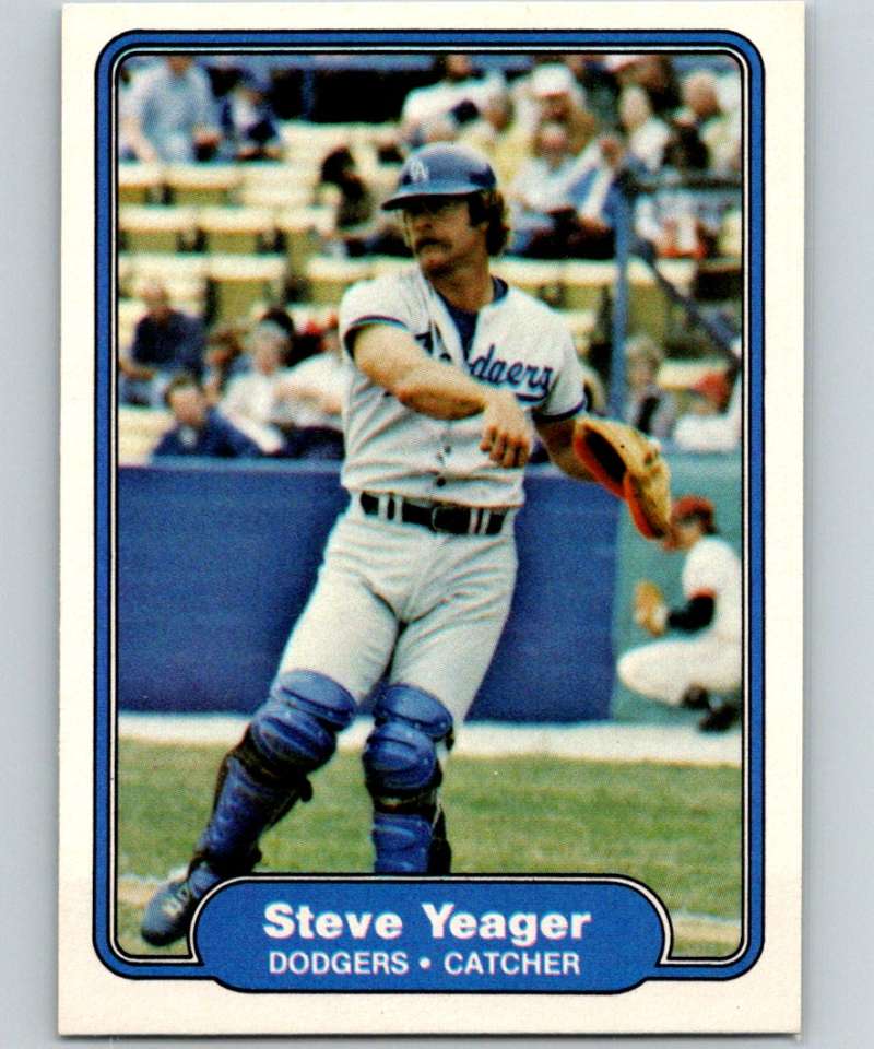 1982 Fleer #29 Steve Yeager Dodgers Image 1