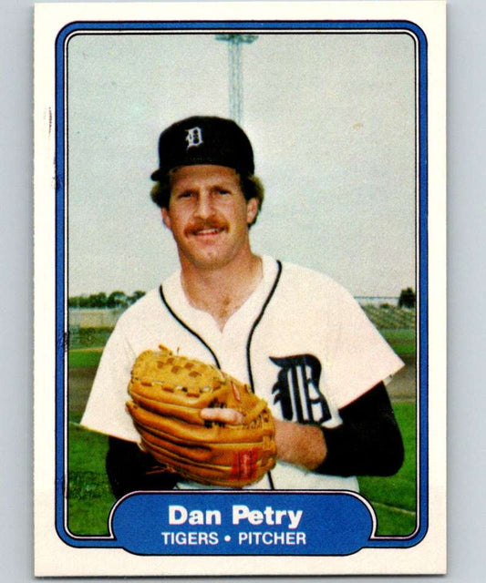 1982 Fleer #278 Dan Petry Tigers Image 1