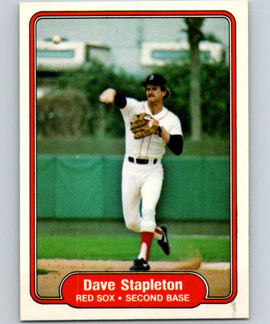 1982 Fleer #308 Dave Stapleton Red Sox Image 1