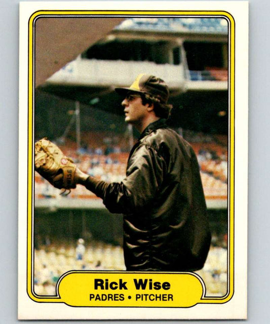 1982 Fleer #585 Rick Wise Padres Image 1
