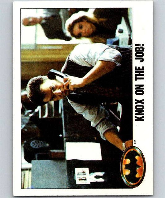 1989 Topps Batman #21 Knox on the job Image 1