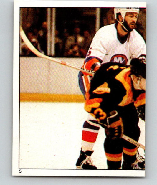 1982-83 Topps Stickers #5 1981-82 Stanley Cup Finals NHL 06888 Image 1