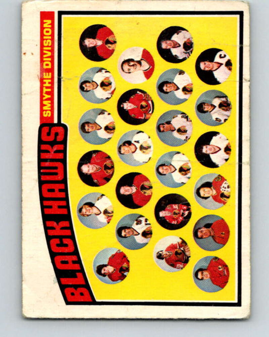 1976-77 OPC #136 Chicago Blackhawks CL  Chicago Blackhawks  V2112