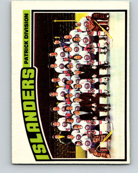 1976-77 OPC #142 New York Islanders CL  New York Islanders  V2119