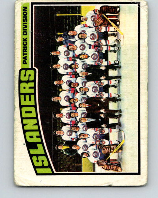 1976-77 OPC #142 New York Islanders CL  New York Islanders  V2121