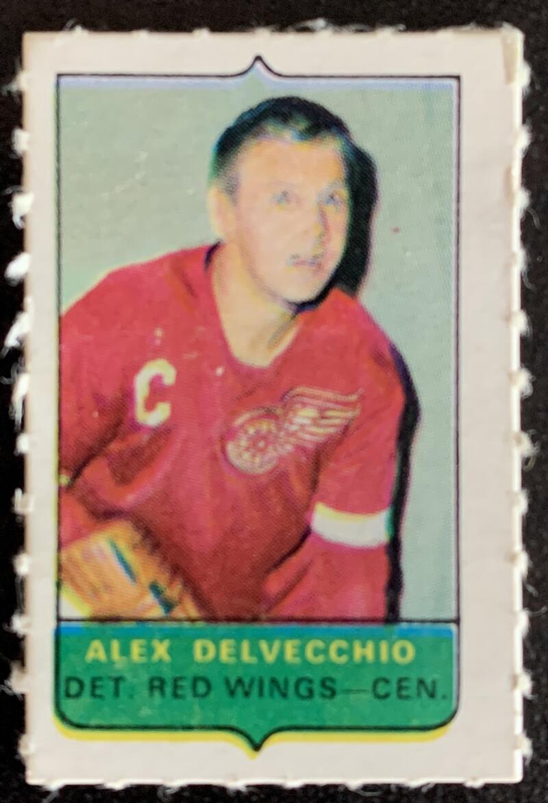 V7527--1969-70 O-Pee-Chee Four-in-One Mini Card Alex Delvecchio