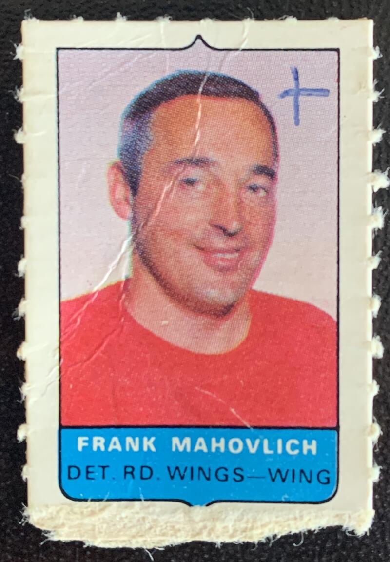 V7538--1969-70 O-Pee-Chee Four-in-One Mini Card Frank Mahovlich