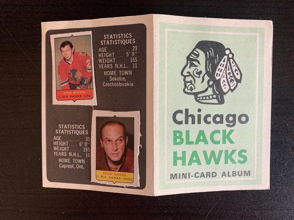 V7605--1969-70 O-Pee-Chee Four-in-One Card Album Chicago Blackhawks