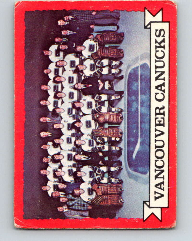 1973-74 O-Pee-Chee #107 Canucks Team  Vancouver Canucks  V8341