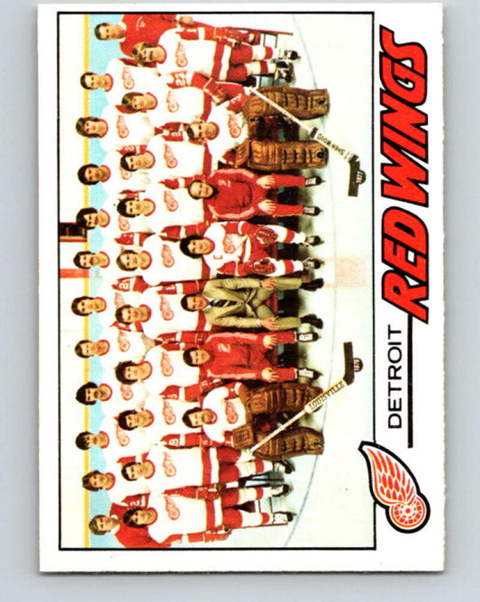 1977-78 O-Pee-Chee #77 Red Wings Team  Detroit Red Wings  V13442