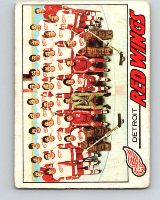 1977-78 O-Pee-Chee #77 Red Wings Team  Detroit Red Wings  V13444