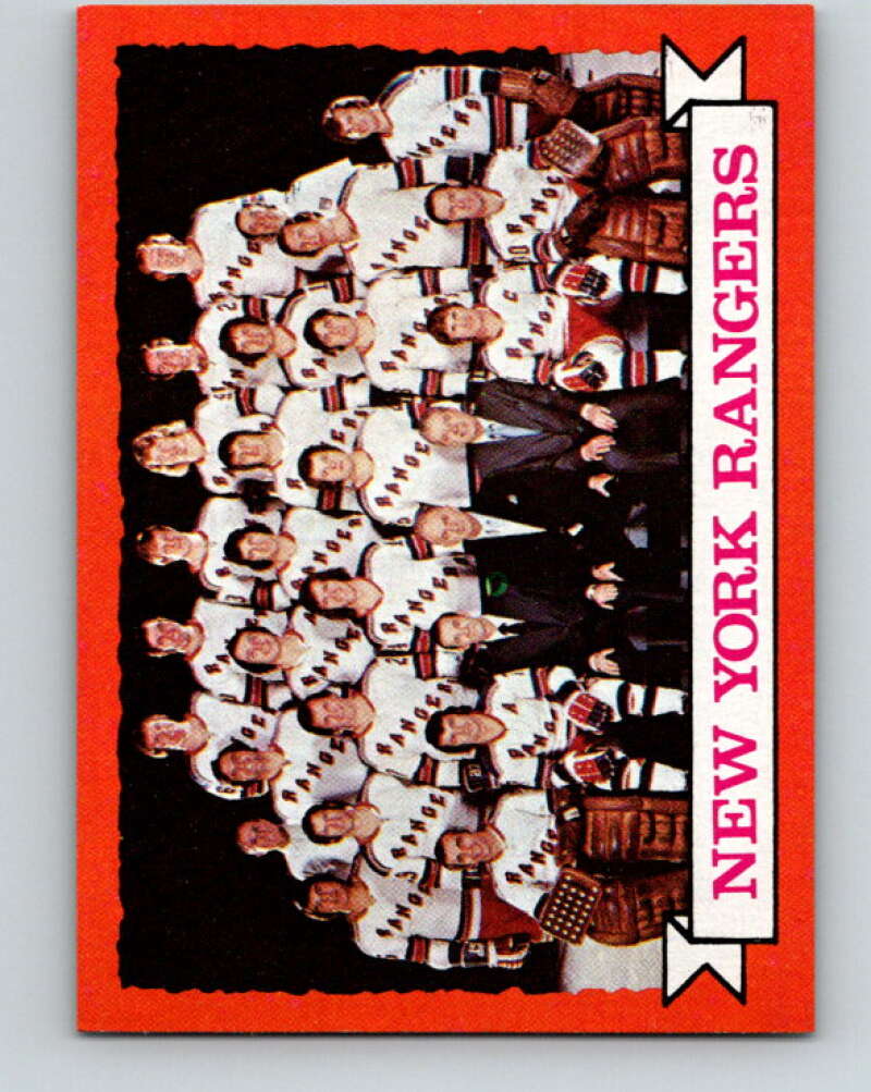 1973-74 Topps #102 Rangers Team  New York Rangers  V16661