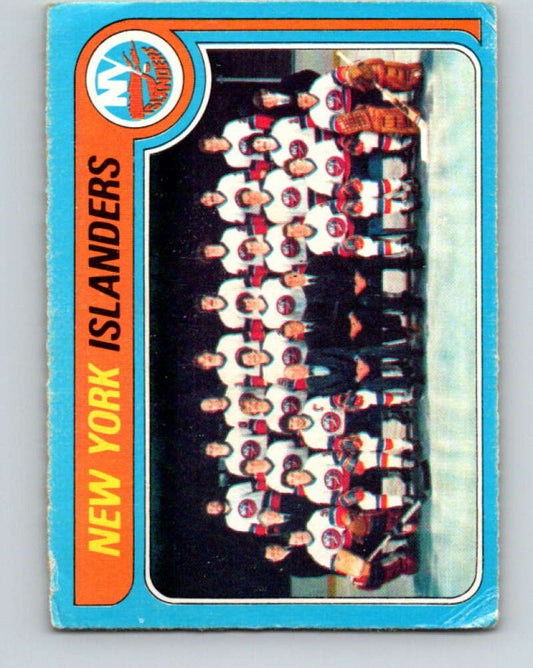 1979-80 O-Pee-Chee #253 Islanders Team CL  New York Islanders  V19187