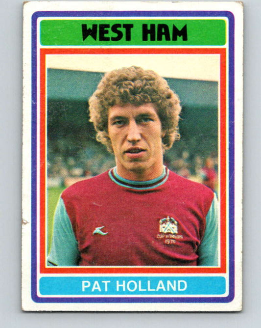 1976-77 Topps England Soccer Football #29 Pat Holland   V28081