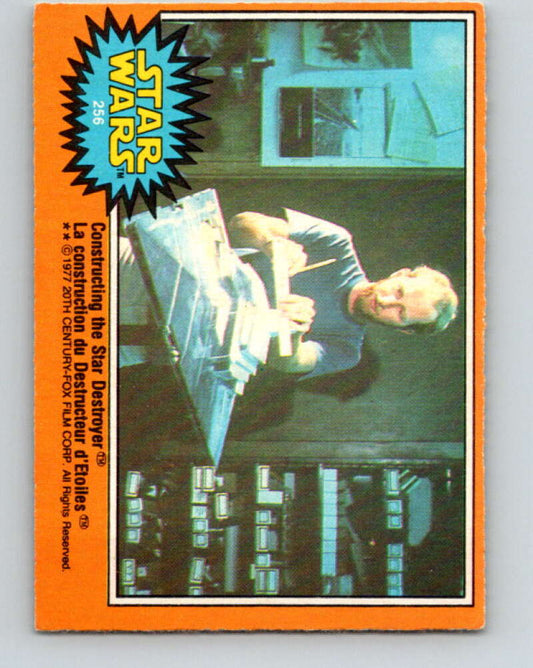 1977 OPC Star Wars #256 Constructing the Star Destroyer"   V34593