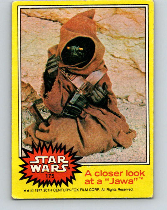 1977 Topps Star Wars #175 A closer look at a "Jawa"   V34662