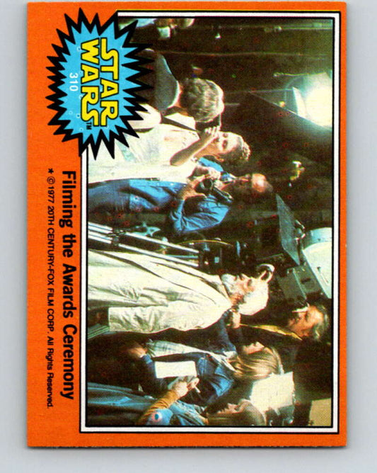 1977 Topps Star Wars #310 Filming the Awards Ceremony   V34694