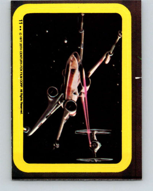 1977 Topps Star Wars Stickers #11 Battle in outer space!   V34770