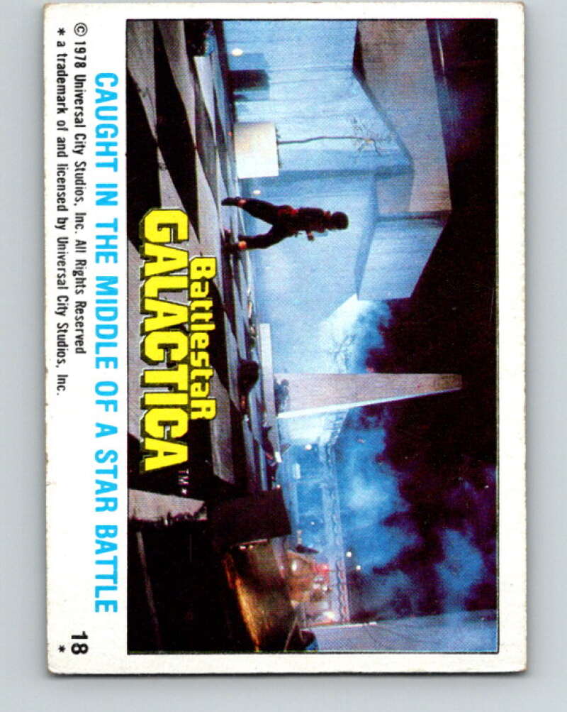 1980 Topps Battlestar Galactica #18 Caught in the Middle  V35236