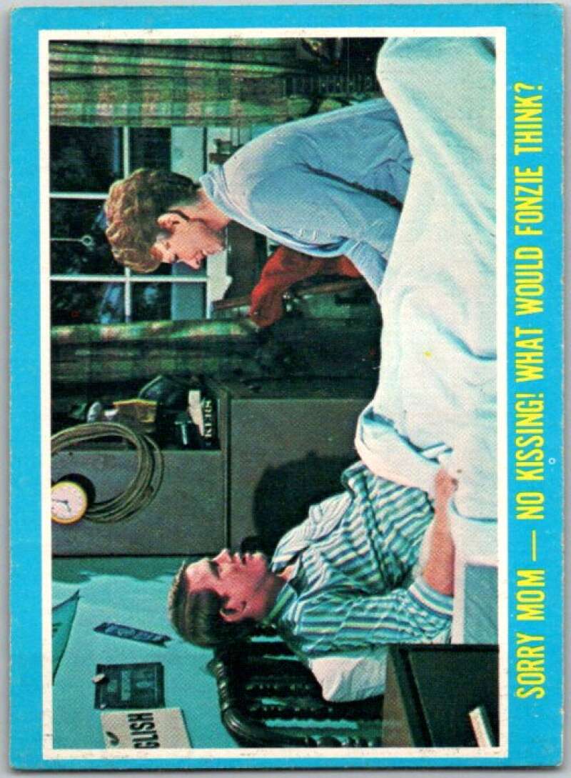 1977 Topps Happy Days #10 Sorry Mom No Kissing  V35829
